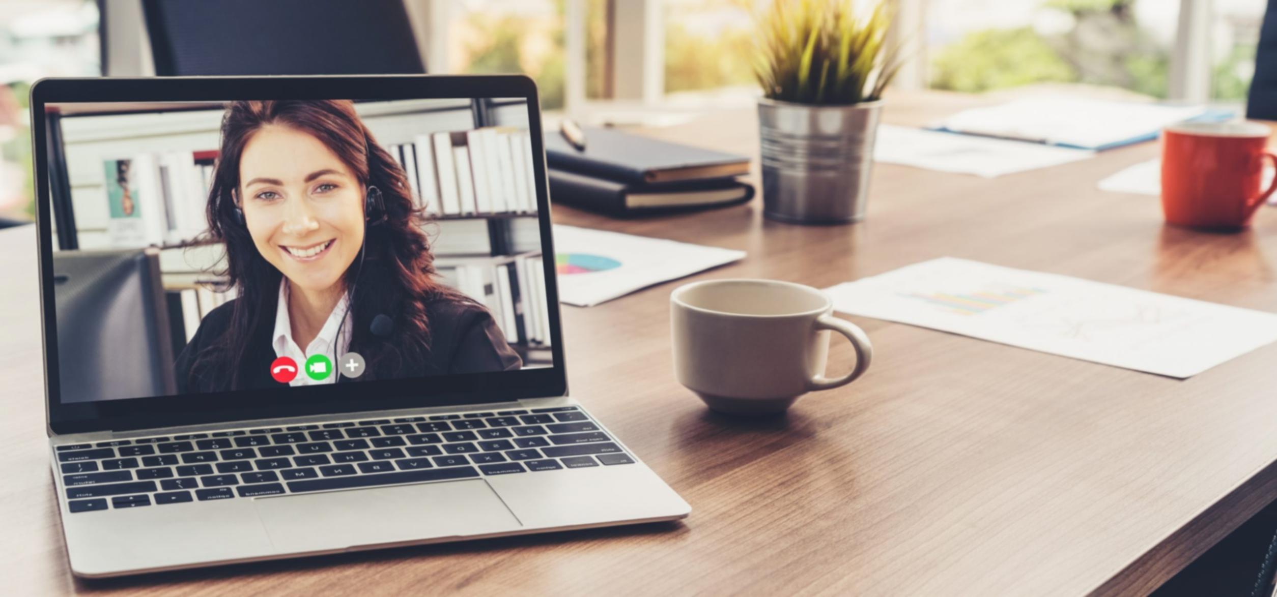 Команда анализирует финансовые показатели и стратегии роста